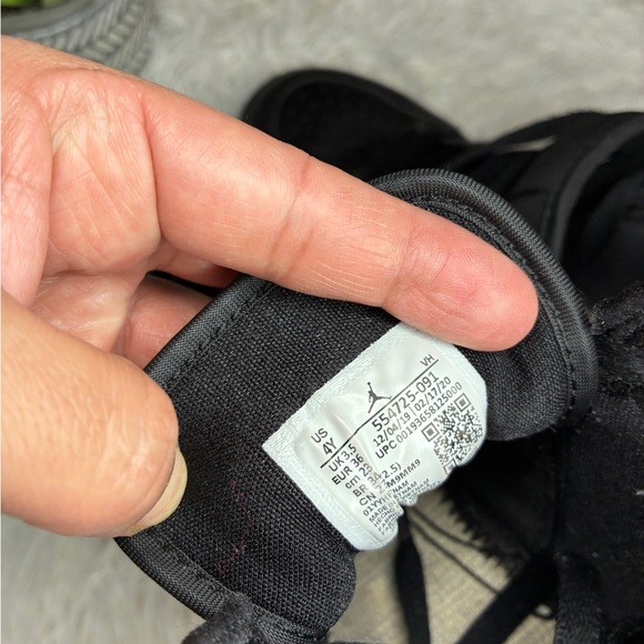 Nike Air Jordan 1 Retro Black Sneakers 🖤 - Picture 9 of 10